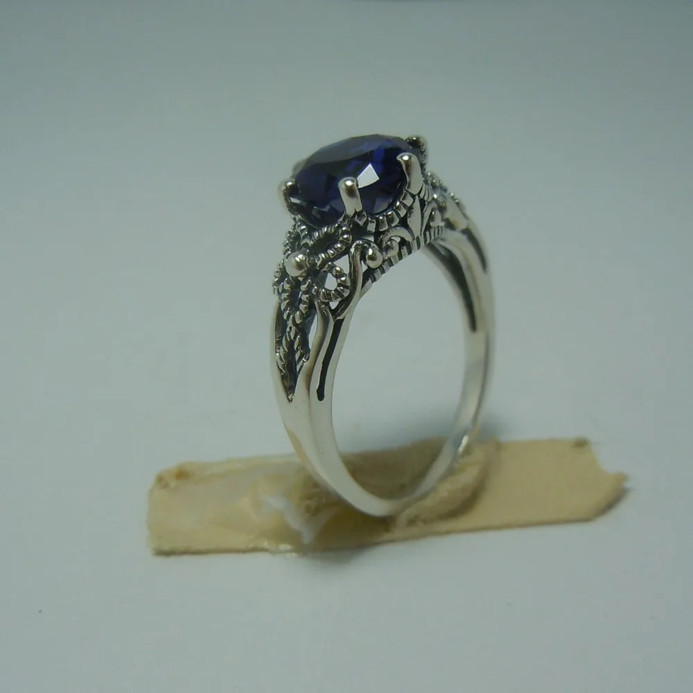 We can customize exempt postage to wholesale and retail The queen temperament patterned sapphire ancient silver ring | Украшения и