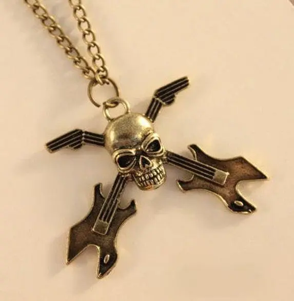 2013 Горячая Распродажа Бесплатная доставка Череп и скрещенные кости гитара