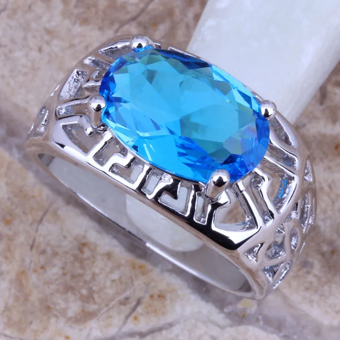 Великолепное кольцо небесно-голубого кубического циркония с серебряным