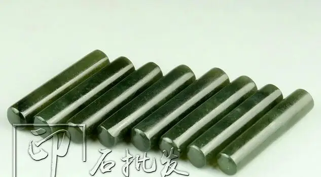 

Dandong dark green round stone seal carving stone wholesale practice chapter material 1.5x1.5x5cm 10pc