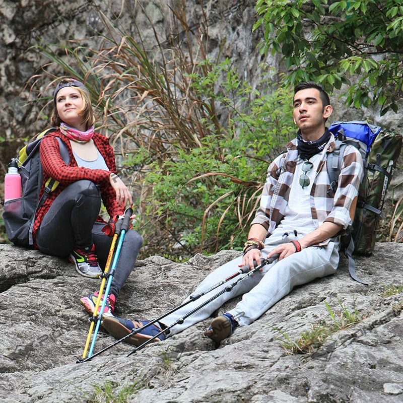 저렴한 배낭 하이킹 트레킹 폴 Alpenstocks 접이식 3K 탄소 섬유 초경량 텔레스코픽 워킹 스틱 지팡이, EVA 그립 포함