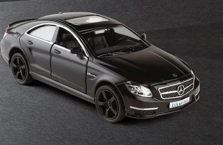 Модель автомобиля CLS63 из сплава модель с двойной дверью Игрушечная машина