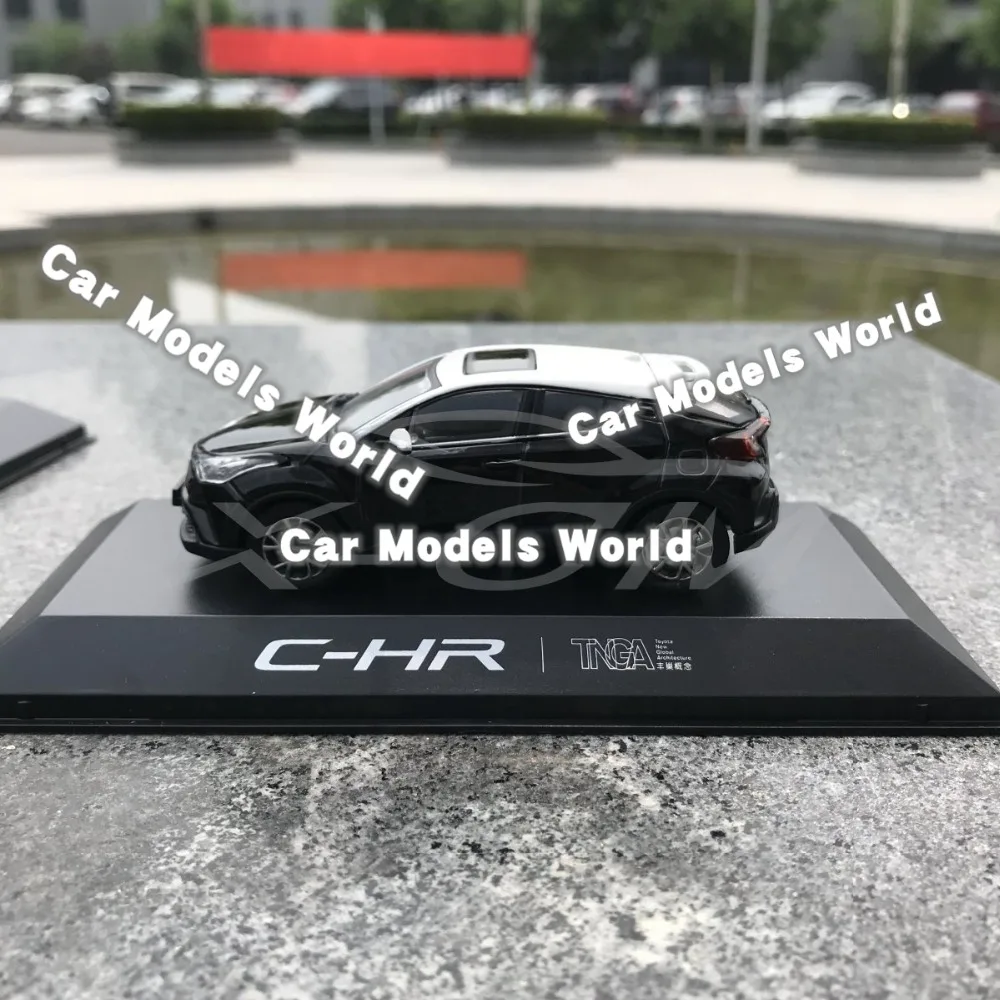 Литая под давлением модель автомобиля для C-HR CHR 1:43 (черный/белый) + маленький