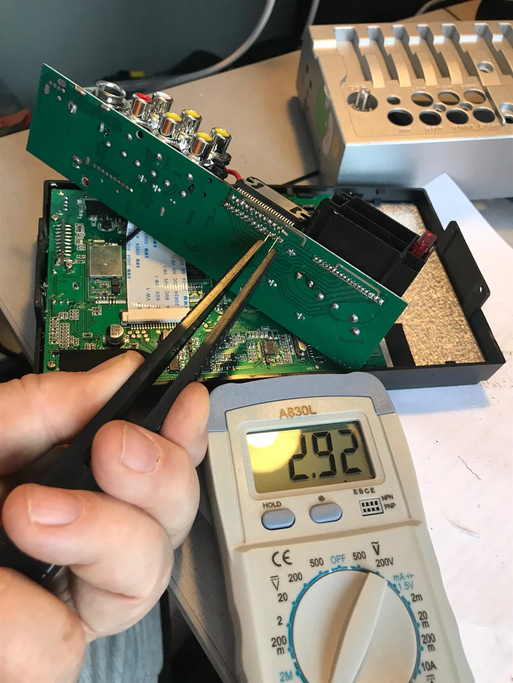 TDA7850(4x50 Вт), 1 шт. ZIP-25 TDA 7850 подарок:(1 шт. 10000 мкФ, алюминиевая крышка, 25В конденсатор с алюминиевой крышкой+ 1 сумка консистентная смазка