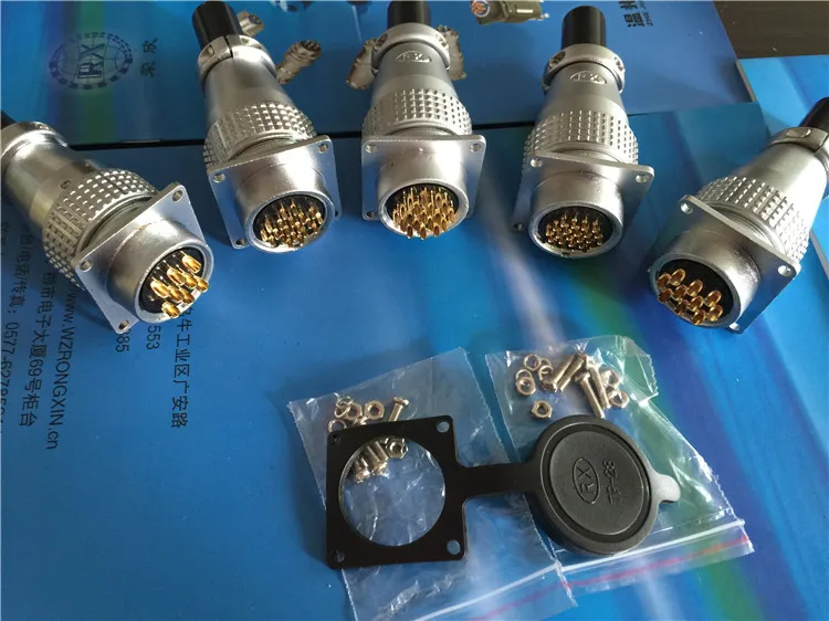 

1PCS PLS28 Waterproof Aviation Connector Adapter AC 400V 16A
