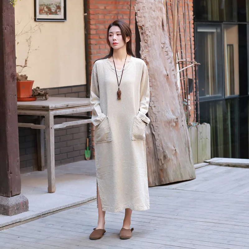 Винтажное женское платье из хлопка и льна весеннее мягкое с треугольным вырезом