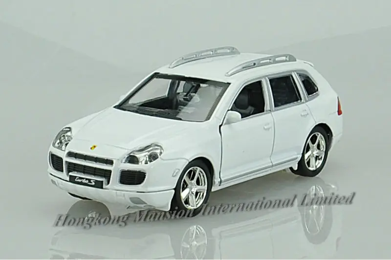 Коллекционная модель автомобиля SUV 1:32 из сплава под давлением для Porsche Cayenne Turbo S