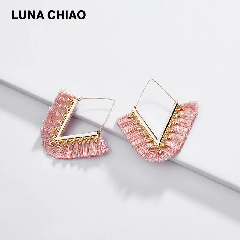 Pink LUNA CHIAO новые трендовые v-образные серьги-капельки с бахромой для женщин большие массивные висячие серьги - Окраска металла: Pink
