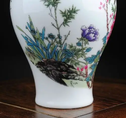 

DELICATE CHINESE PORCELAIN FAMILLE PE VASONY FLOWERS BIRDSE