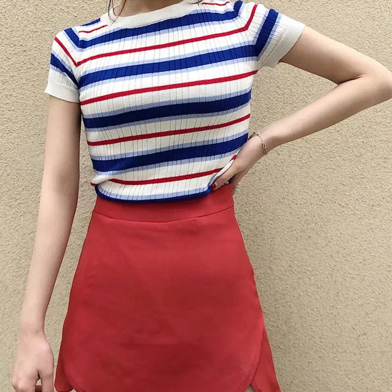 Классическая Летняя женская футболка в синюю и белую полоску стиле ретро с