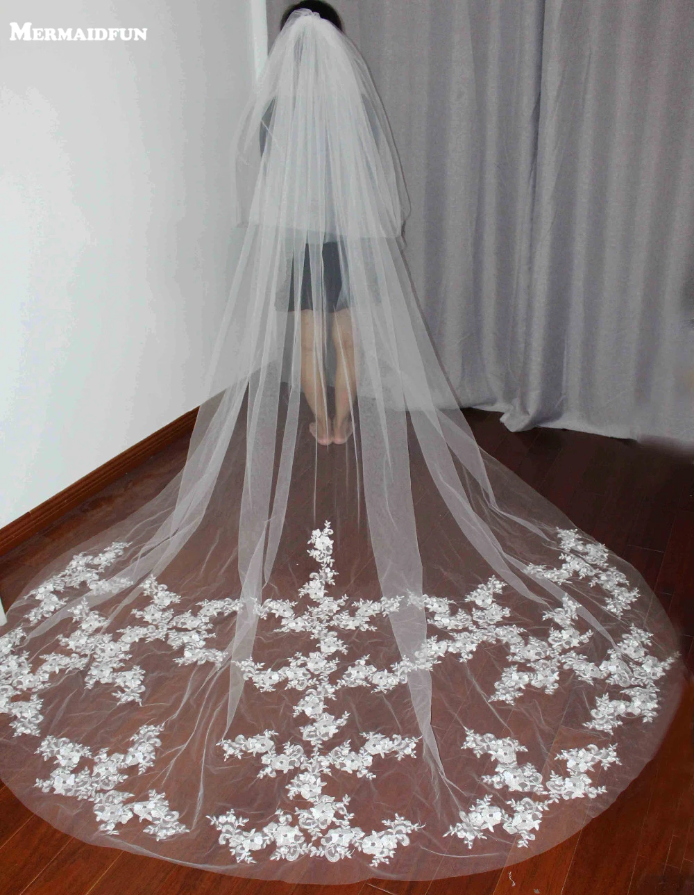 

Cut Edge Two Layers 3M Long Wedding Veil with Lace Flower 2019 Romantic 2T Two Tiers Bridal Veils Velos De Novia
