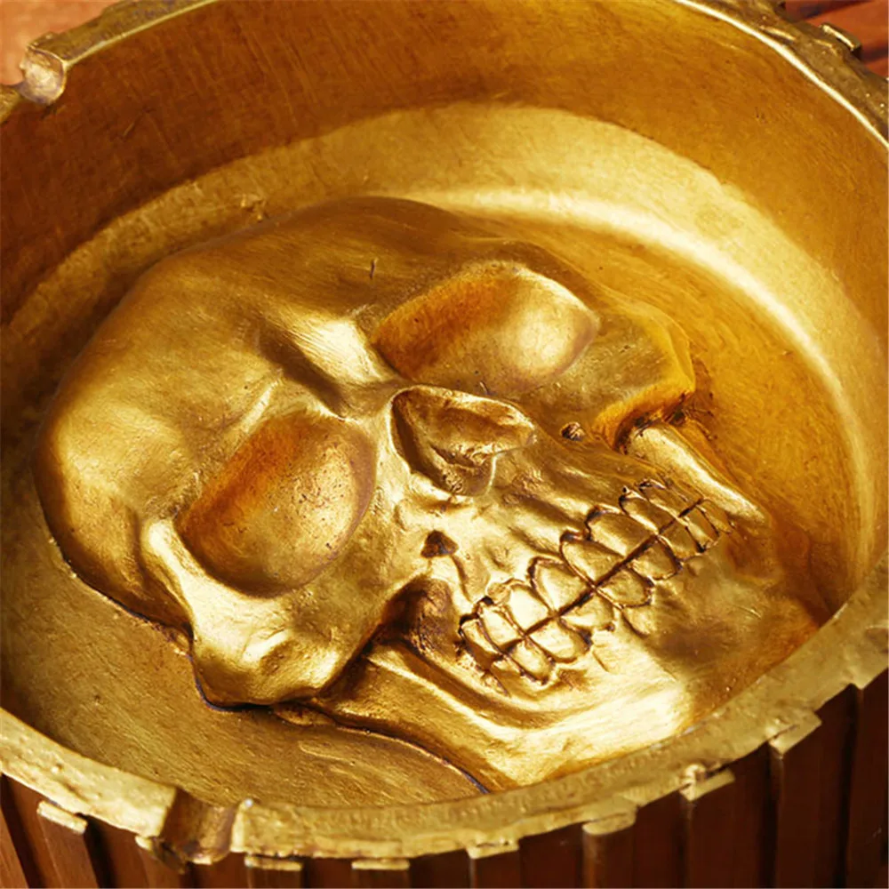 

3 Colors Cool Resin Skull Ashtray Creative Retro Cigarettes Ash Trays Cigar Smoking Ashtrays Desk Decoration Gifts for Husband