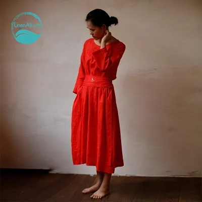 Linenall женщин красный и черный вышитый высокой плотности 100% лен с круглым вырезом