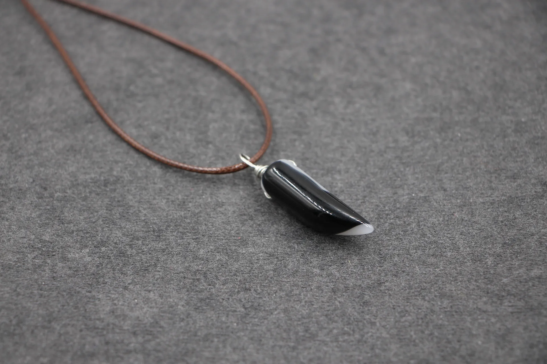 Разноцветный кристалл кулон волчий зуб кожаная веревка колье модные ювелирные