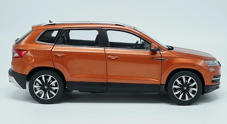 1:18 литая под давлением модель для Skoda KAROQ Sport line оранжевый внедорожник сплав игрушка автомобиль коллекция оригинальная коробка