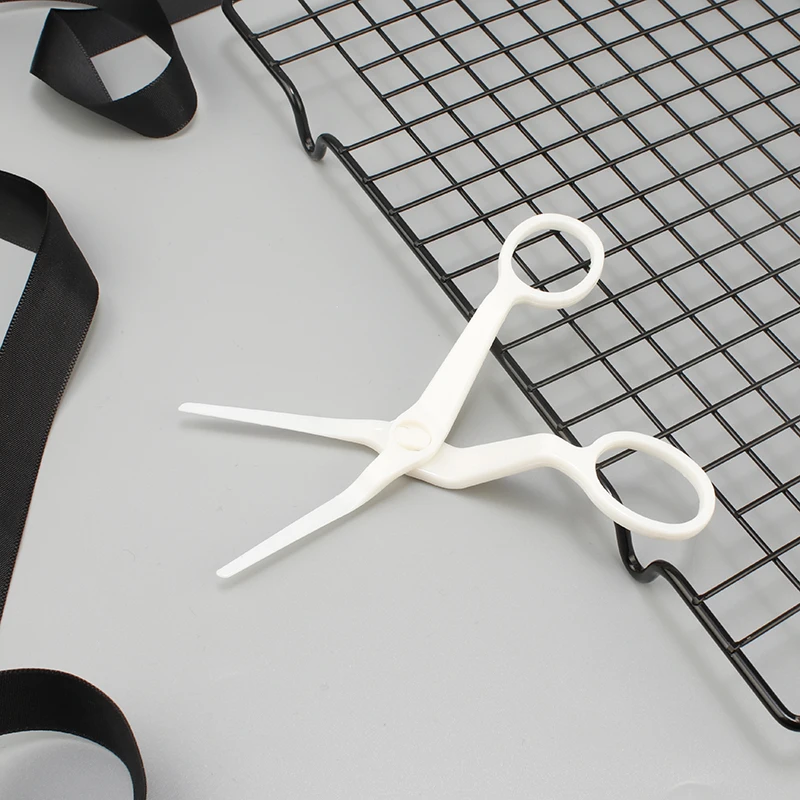 Plastic Scissors for Cream Flower Cake Tool Delicate Lifter Icing Sugarcraft Fondant Decorating |