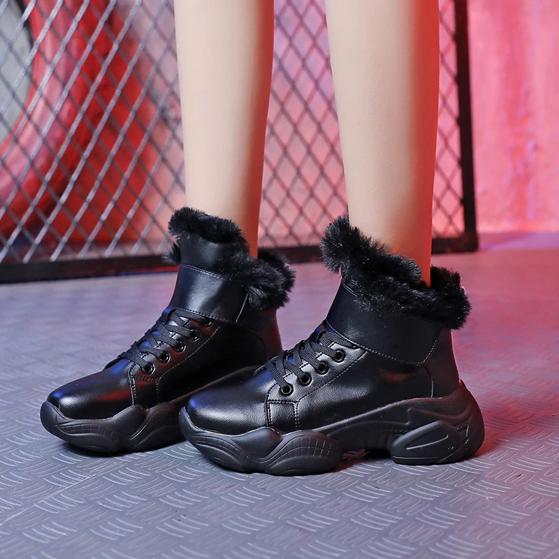 Женские зимние ботинки на толстой подошве красные спортивные из сетчатой ткани