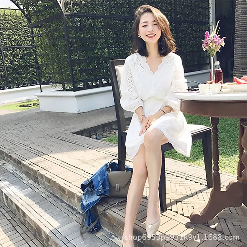 Женское шифоновое платье в горошек с V-образным вырезом и оборками | Женская