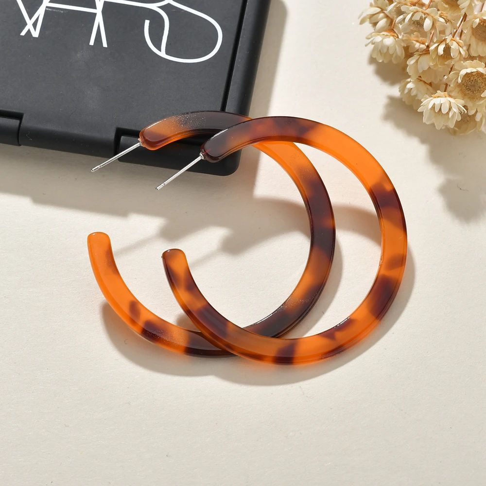 GEREIT Простые Ювелирные Изделия Красочные акриловые серьги с буквами C Форма