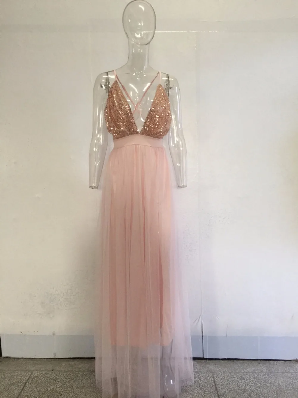 Женское шифоновое платье с глубоким вырезом длинное вечернее Клубное без спинки