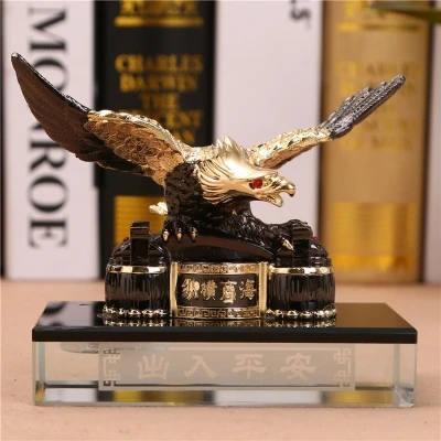 

Alloy eagle automobile Hawk car perfume Ornament of creative car except odor Pedestal perfume bottle crafts home decoration