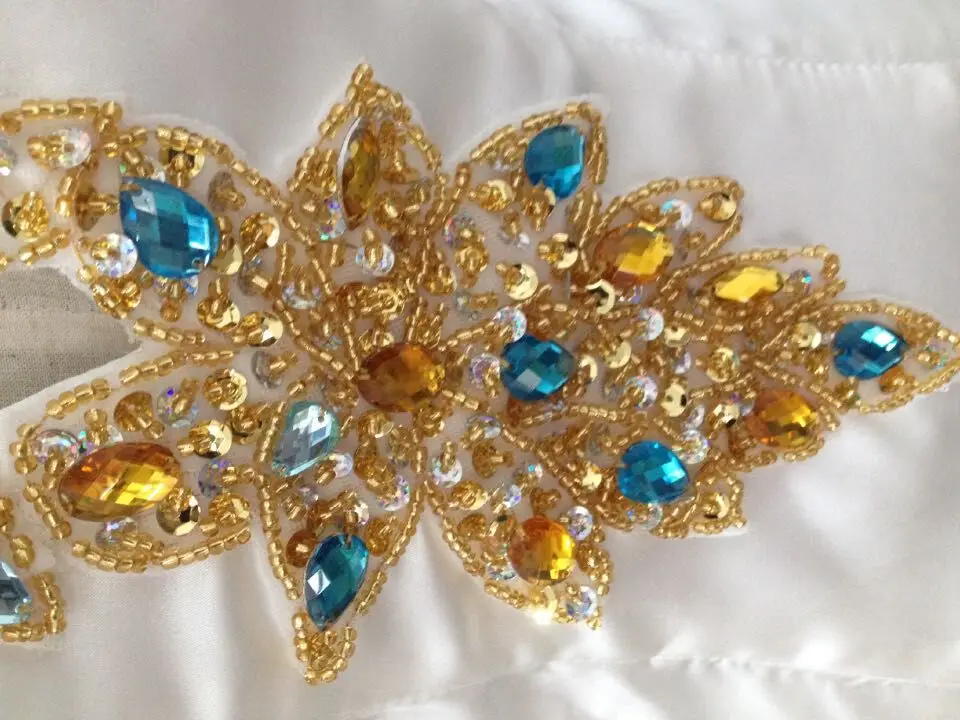 Сексуальные Глубокий v образный вырез золотые бисерные вечерние платья со