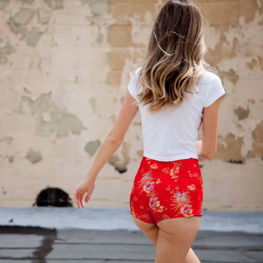 Винтаж глубоким v образным вырезом Футболка классические женские топы футболки