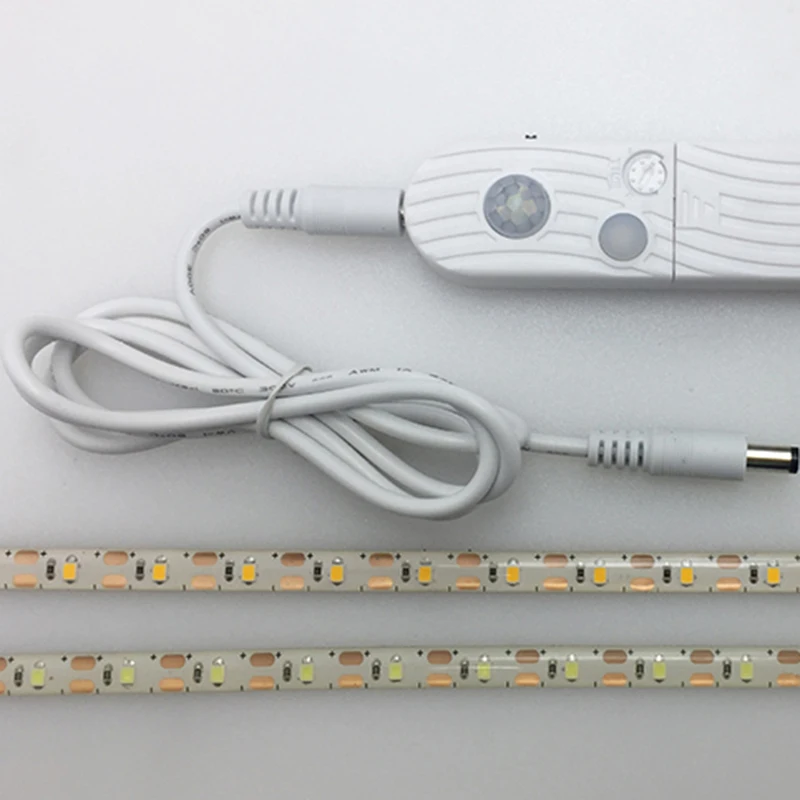 Гибкий светодиодный ленточный светильник с датчиком движения работающий от