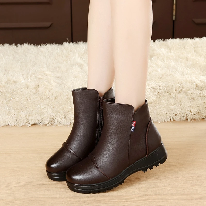 

YAERNI 2018 Fashion Women Winter Shoes Woman Genuine Leather Flat Snow Boots Women Warm Ankle Casual Boots Mother cotton shoes
