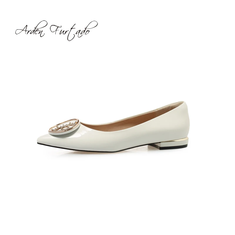 2019 г. летняя модная женская обувь бежевые туфли на плоской подошве с острым