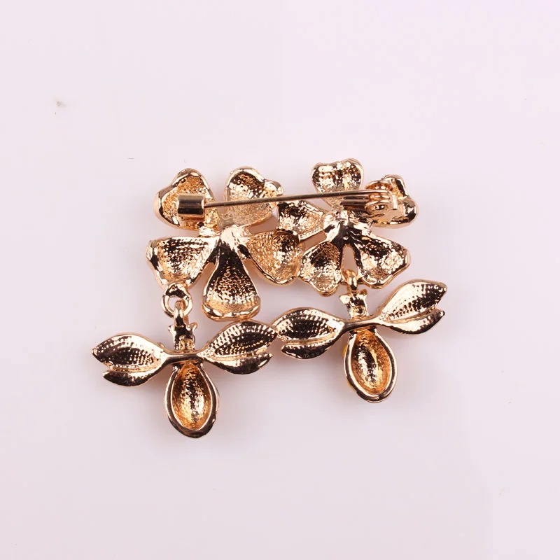 LUBOV Стразы инкрустированные двойными эмалированными зелеными булавками