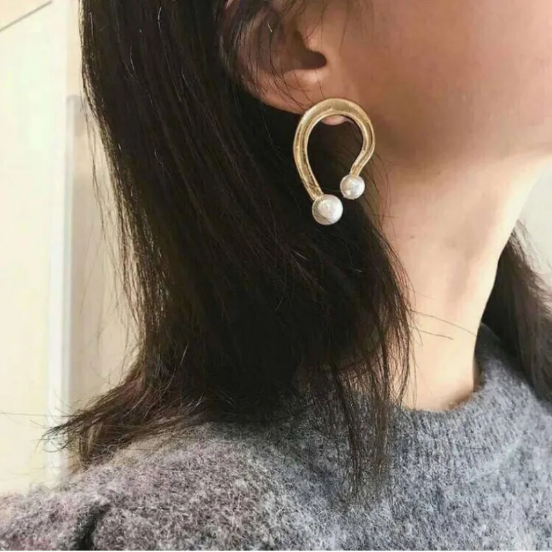 Серьги женские из искусственного жемчуга характерные простые металлические