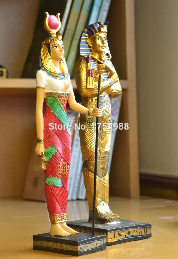Вращающаяся статуя египетского фараона и богини на правильное зелье Откройте
