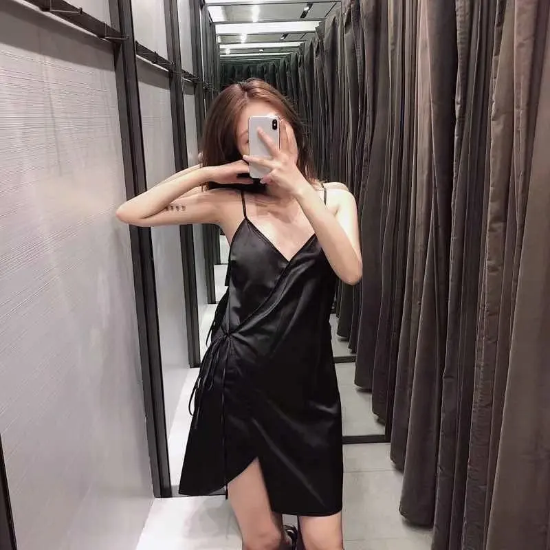 Сексуальное женское черное платье Лето 2019 новые модные атласные регулируемые