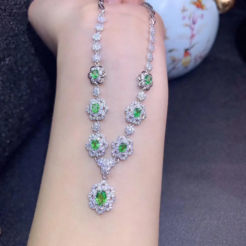 Ожерелье женское из серебра камень цаворит пробы с натуральным камнем |