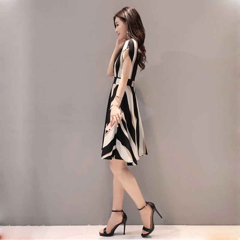 Женское длинное платье в полоску с круглым вырезом повседневное праздничное