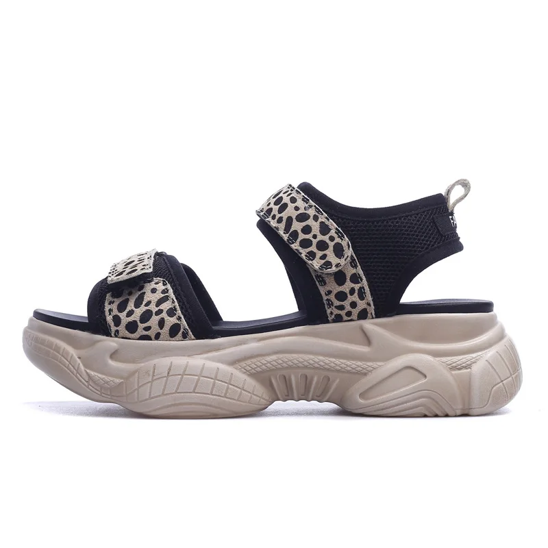 Sandalias mujer; коллекция года; обувь; женские кроссовки на платформе; модная брендовая Летняя обувь; zapatos de mujer; женская обувь на массивном каблуке; цвет Леопардовый, серебристый - Цвет: Бежевый