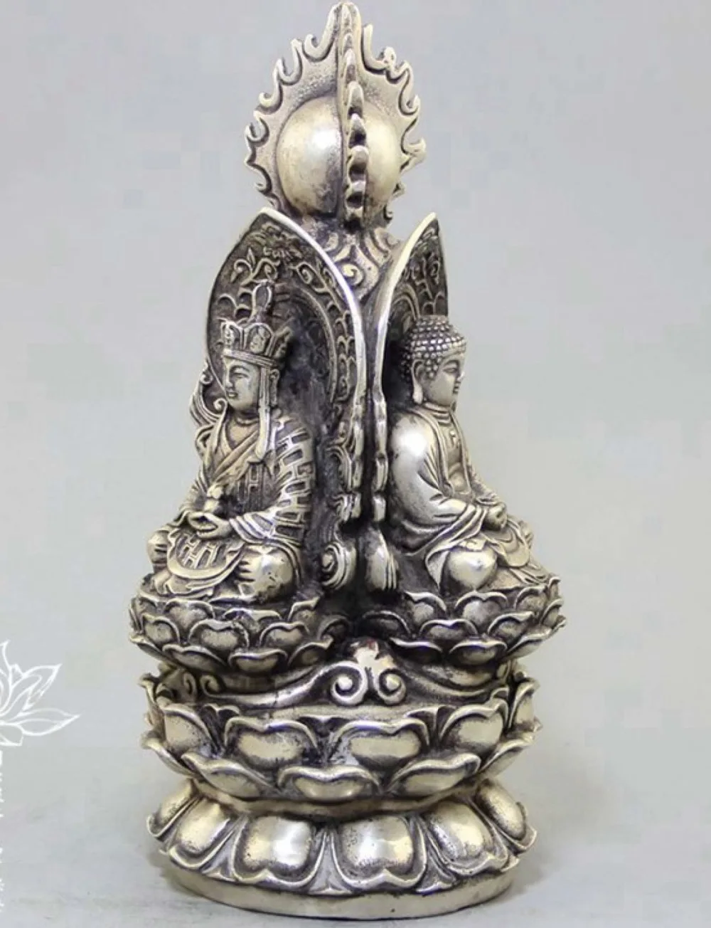 

Rare tibet silver three west station guanyin Buddha statue