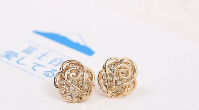 Корейский Стиль Девушка Изысканный Маленький Цветок Серьги Горячий Продавать