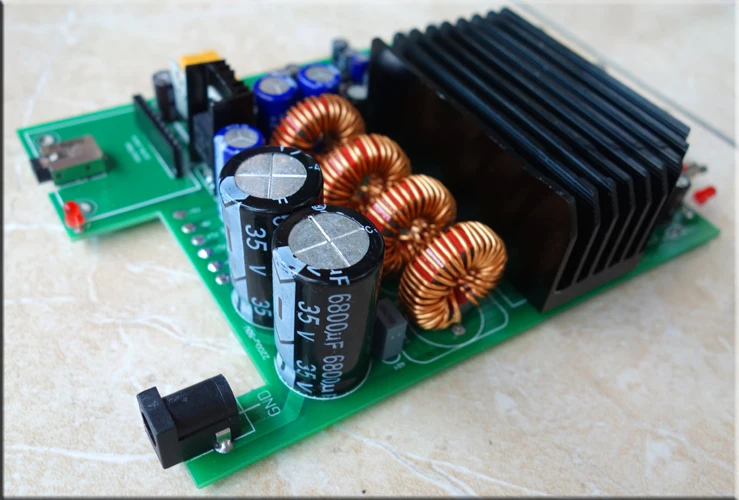 DC18-35V 150 Вт + 75 * 2 TAS5613 2.1 канала Класса D цифровой усилитель доска сабвуфер |