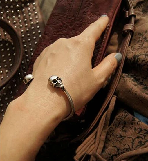 Очаровательные ретро-украшения в виде скелета стиле панк-рок | Дом и сад