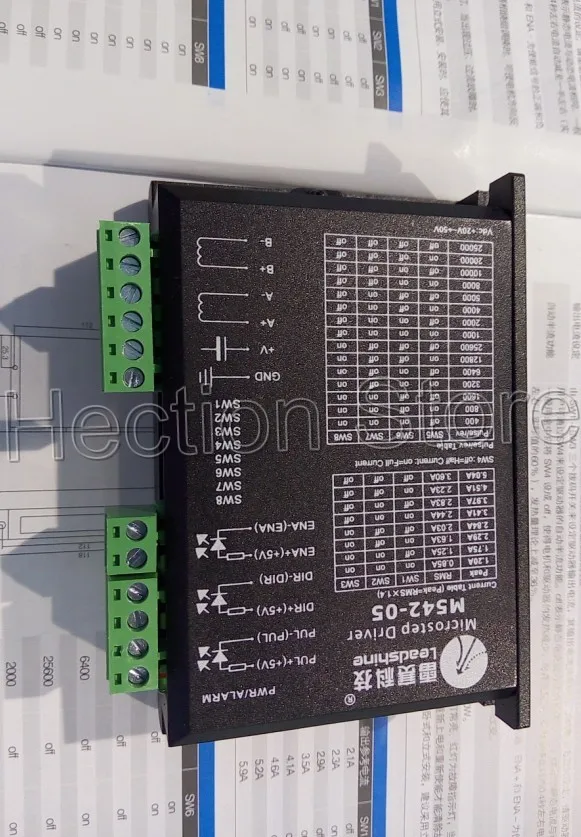 Для бесплатного двухфазного микрошагового привода Leadshine рабочее напряжение 24 50