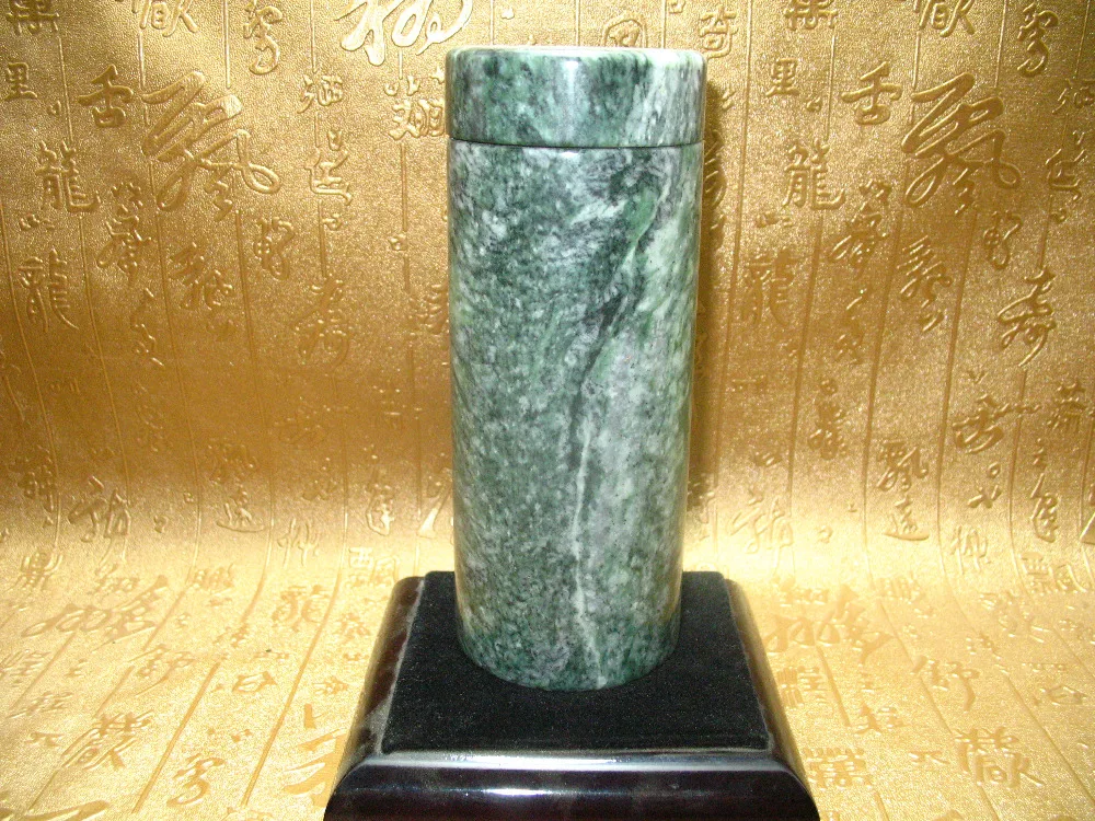 

Exquisite Chinese jades cup beautiful natural color handmade tea Water Cup