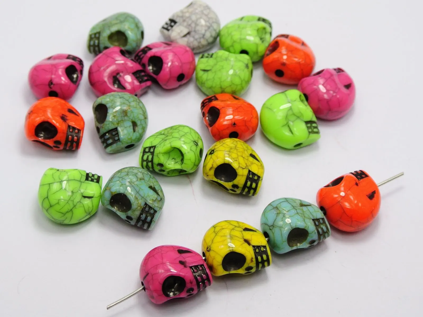 25 смешанных цветов акриловые Хэллоуин готический череп бусины амулеты 18 мм