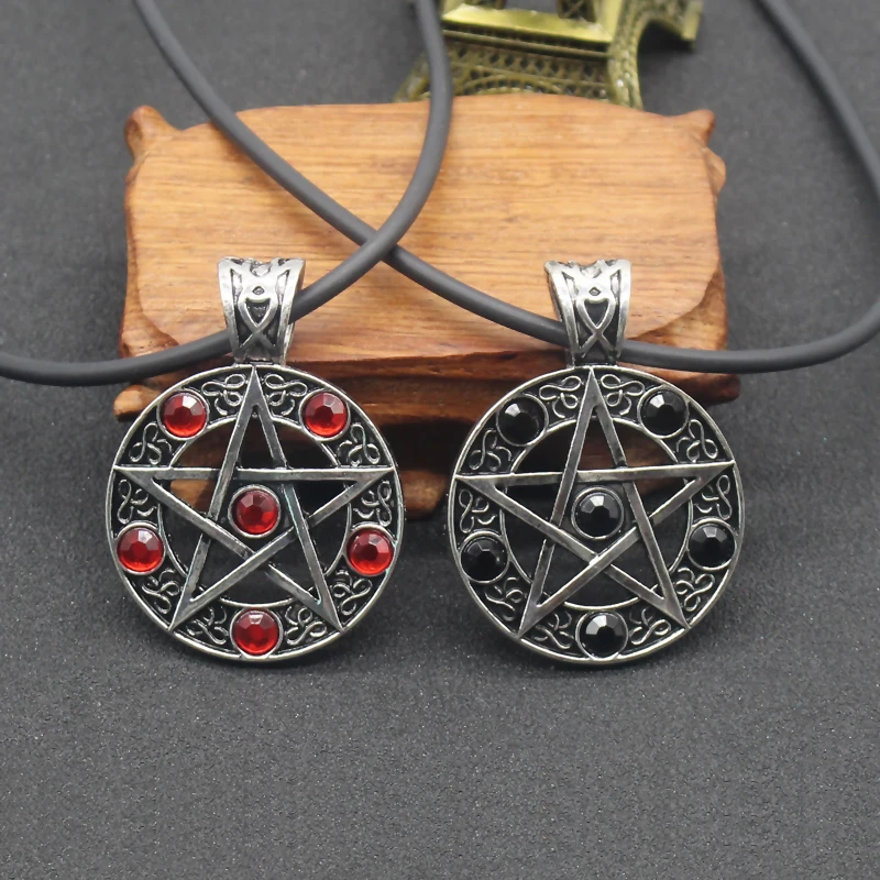 

Hot Anime Kuroshitsuji Pentagram Pendant Necklace Red Black Crystal Round Leather Chain Necklaces Unisex Cosplay Jewelry Colar