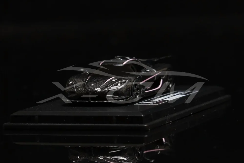 Полимерная модель автомобиля FrontiArt Koenigsegg One: 1 Avan style 1: 87(углеродное волокно+ розовый)+ маленький подарок