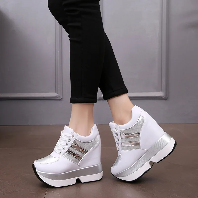 Женские кроссовки на платформе повседневные толстой подошве высокий каблук 12 см