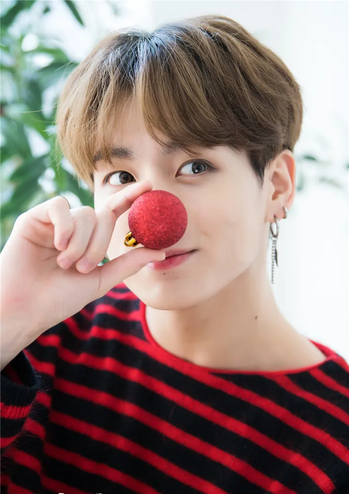 Kpop плакаты наклейки на стену koren популярная группа глянцевая бумага принты украшение дома яркий цвет - Цвет: Лиловый