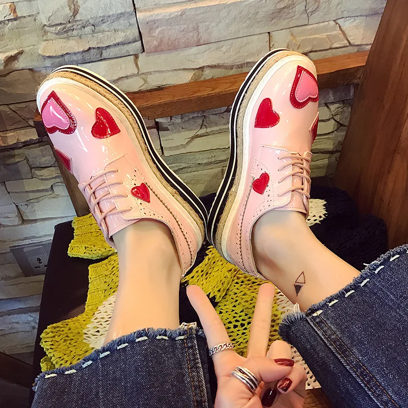 Осенью 2017 года Новинка кожаные туфли на платформе Цвет черный розовый|shoes platform|pink