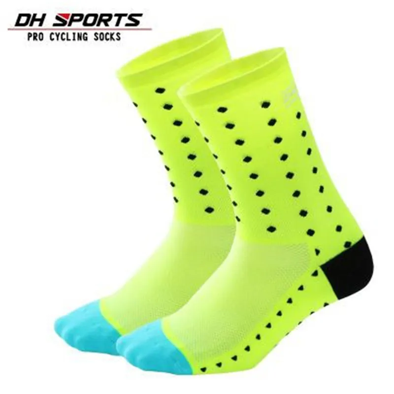 Fluorescent Yellow Высококачественные профессиональные велосипедные носки для велоспорта Спортивные Носки дышащие MTB велосипедные носки уличные беговые носки Calcetines - Цвет: Fluorescent Yellow